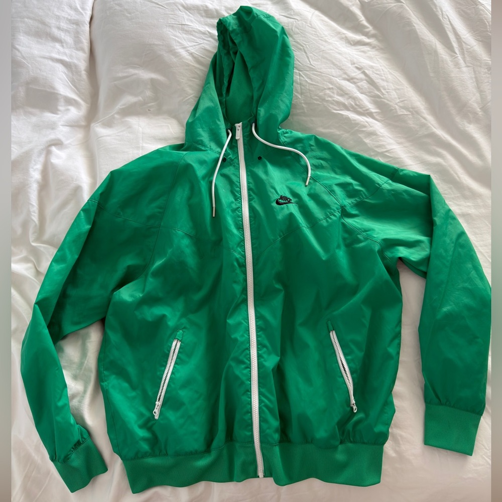 Nike Windrunner Jacket in Green and Black